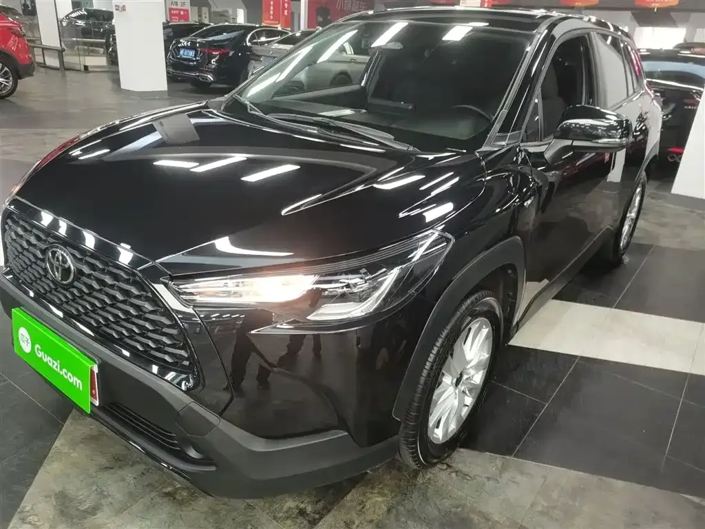 Toyota Corolla Cross — фото 1