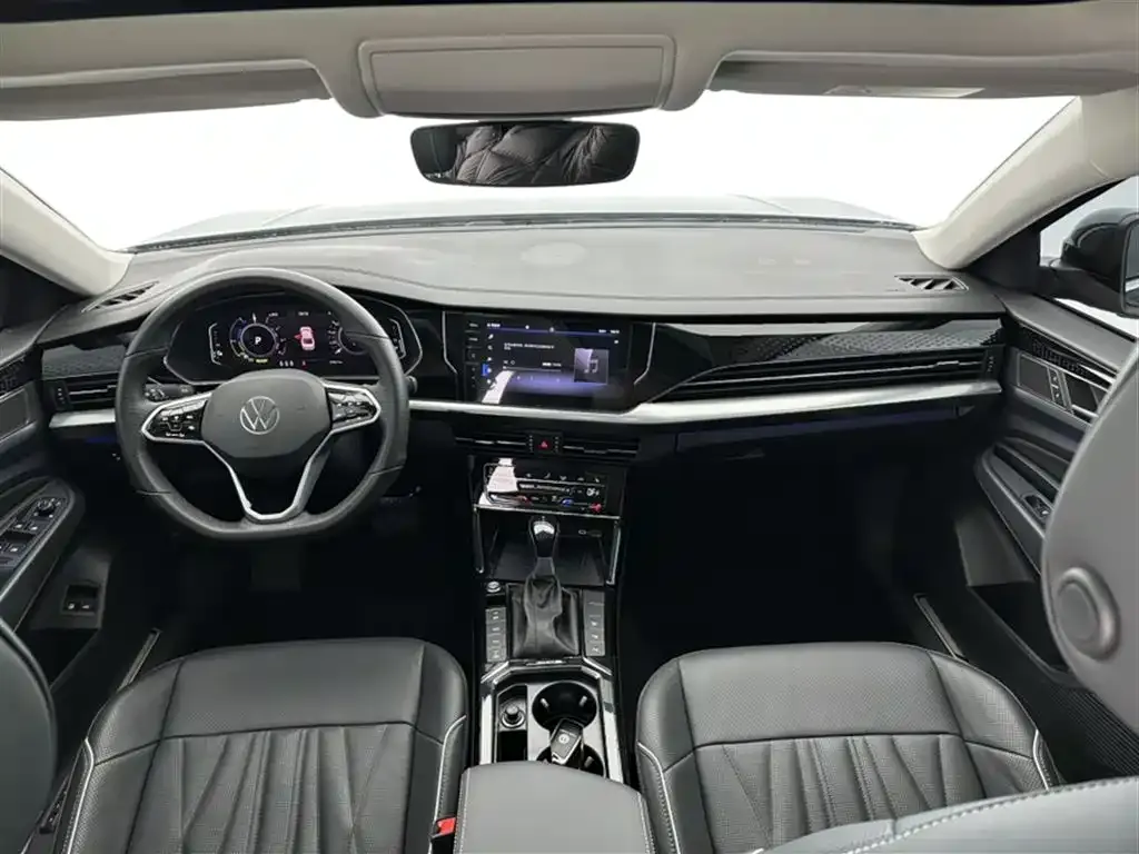 Volkswagen Passat New Energy — фото 6