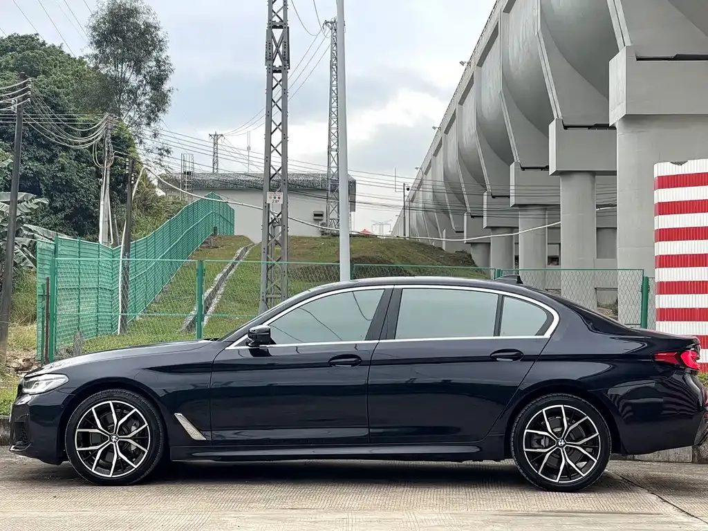 BMW 5 Series — фото 4