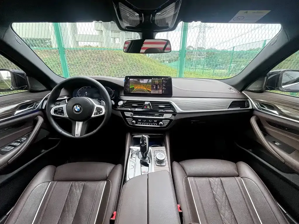 BMW 5 Series — фото 5