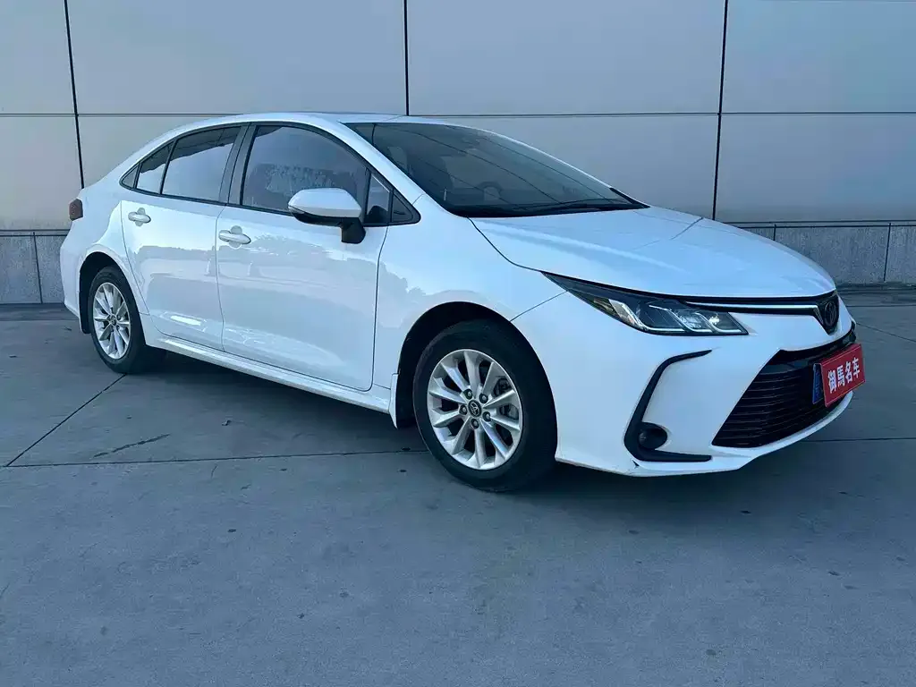 Toyota Corolla — фото 1