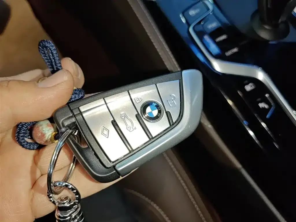 BMW 5 Series New Energy — фото 2