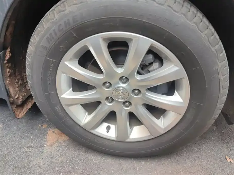 Buick Envision Plus — фото 4