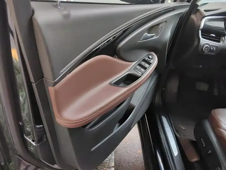 Buick Envision Plus — фото 10