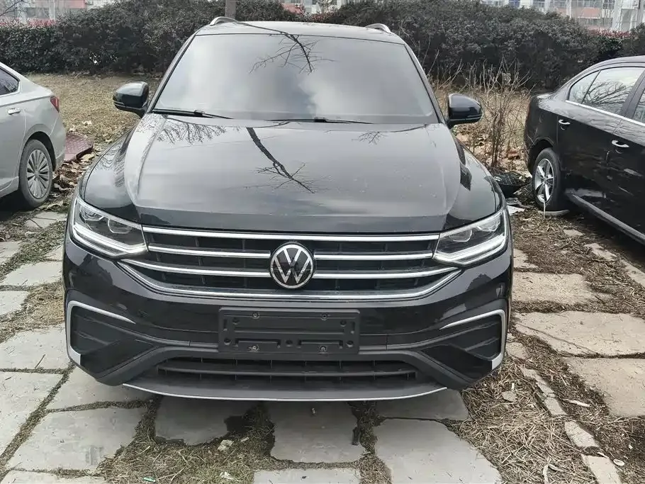 Volkswagen Tiguan L — фото 9