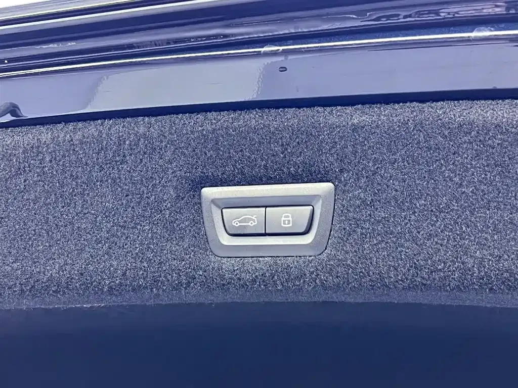 BMW 7 Series — фото 10