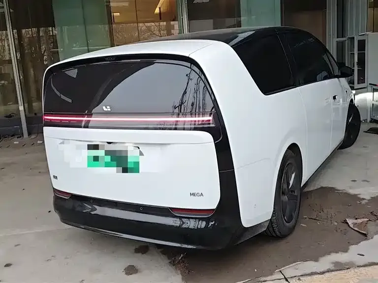 Li Auto MEGA — фото 2