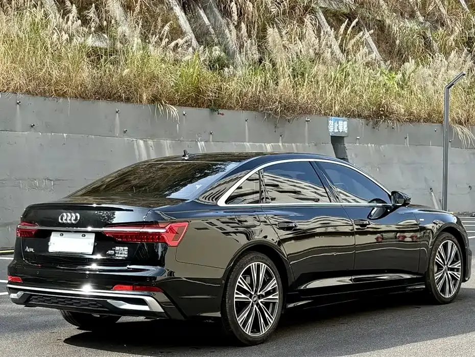 Audi A6L — фото 2