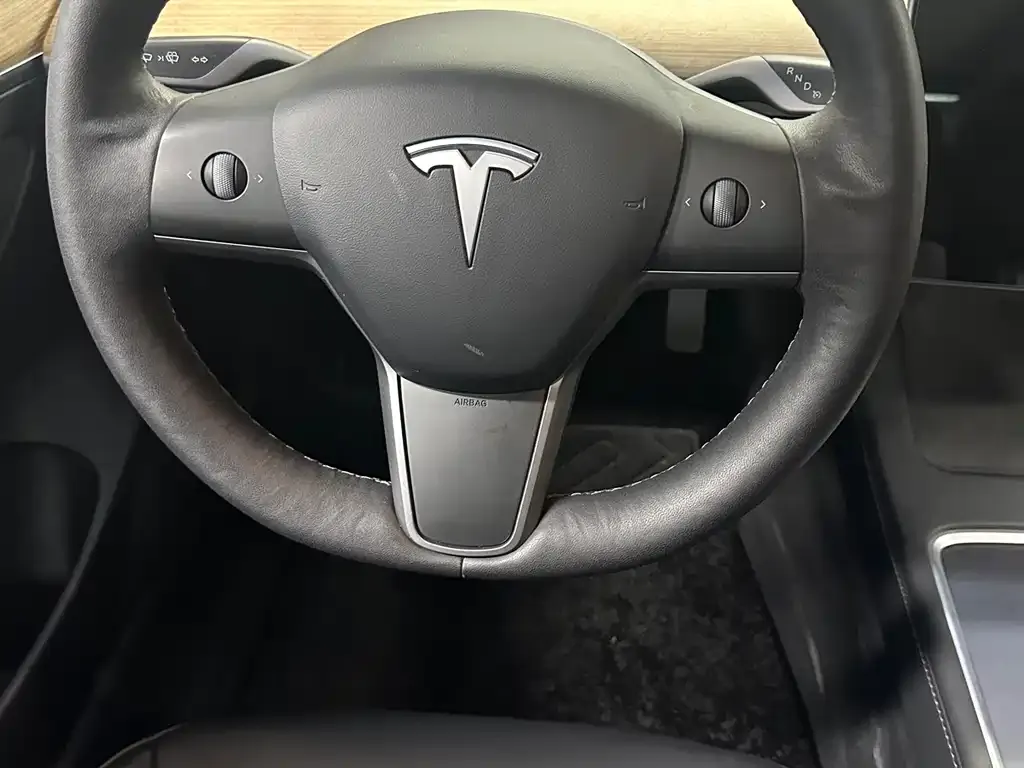 Tesla Model 3 — фото 6