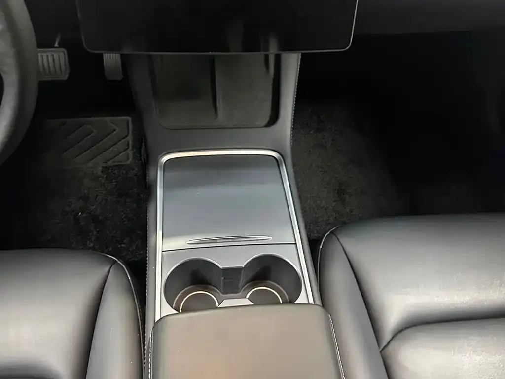 Tesla Model 3 — фото 5