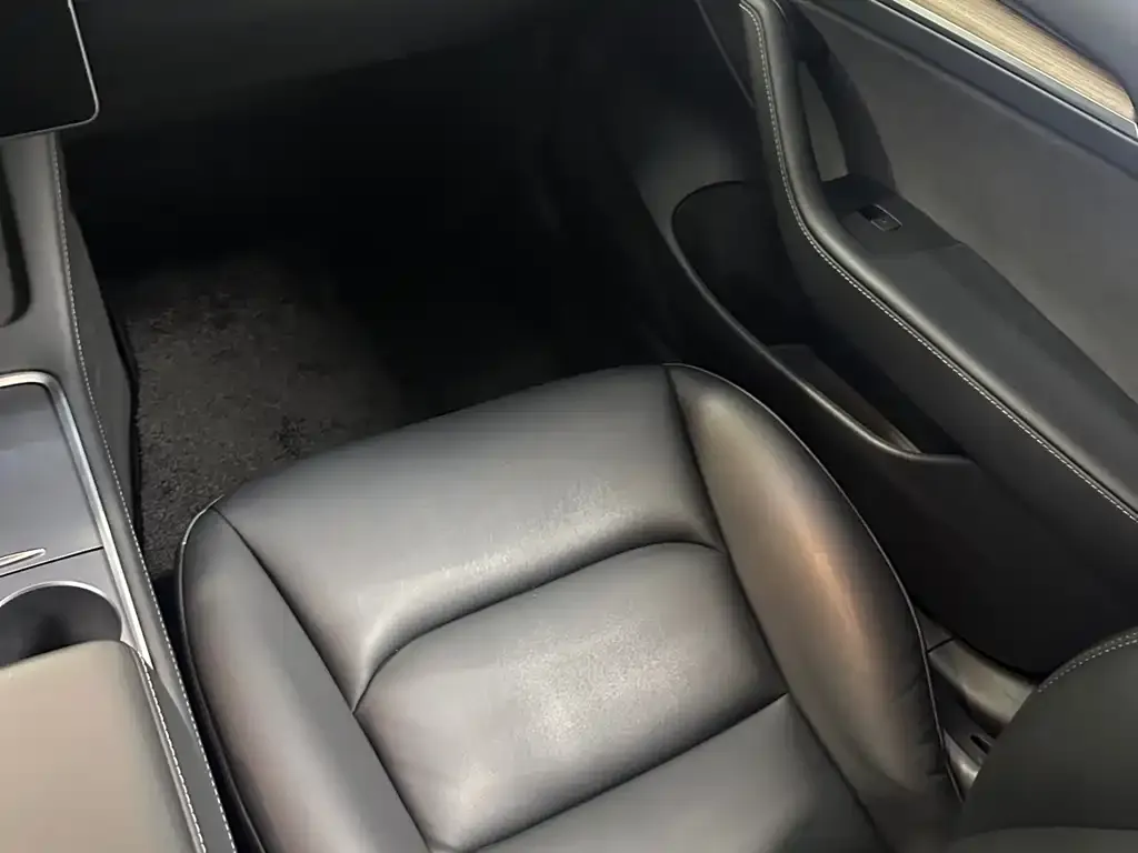 Tesla Model 3 — фото 2