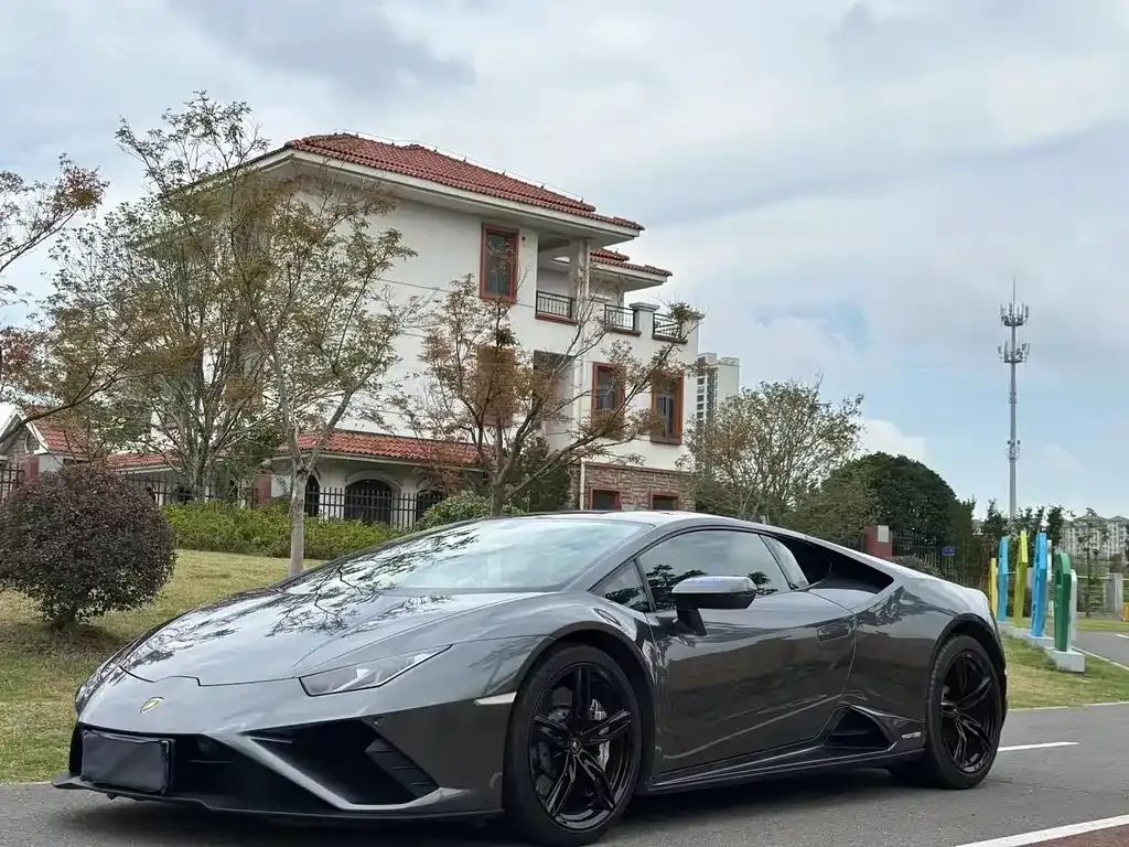 Lamborghini Huracan — фото 1