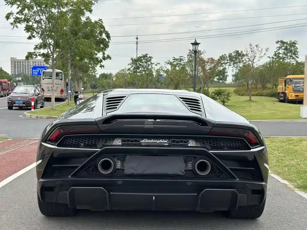 Lamborghini Huracan — фото 7