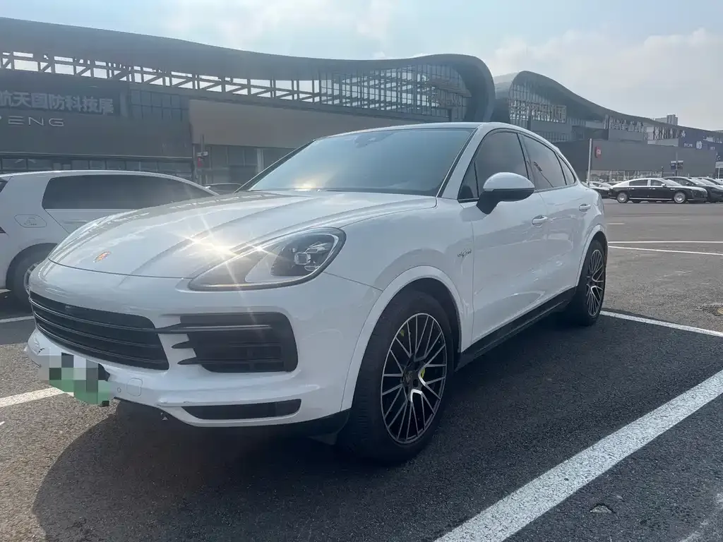 Porsche Cayenne Hybrid — фото 1