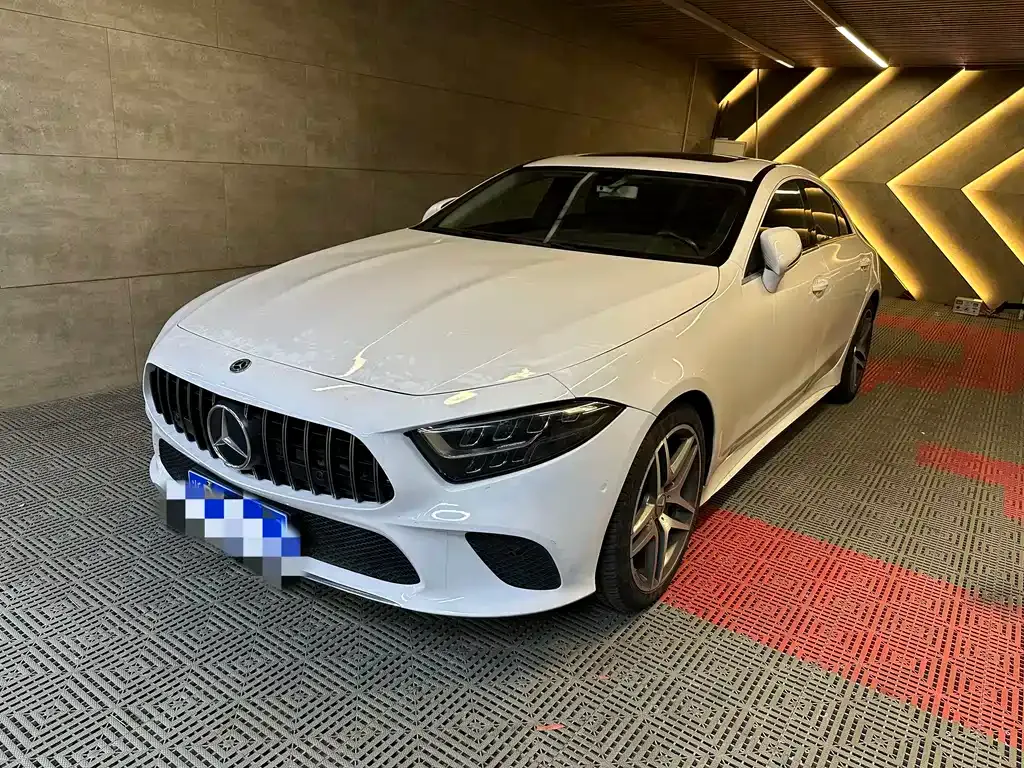Mercedes-Benz CLS — фото 1