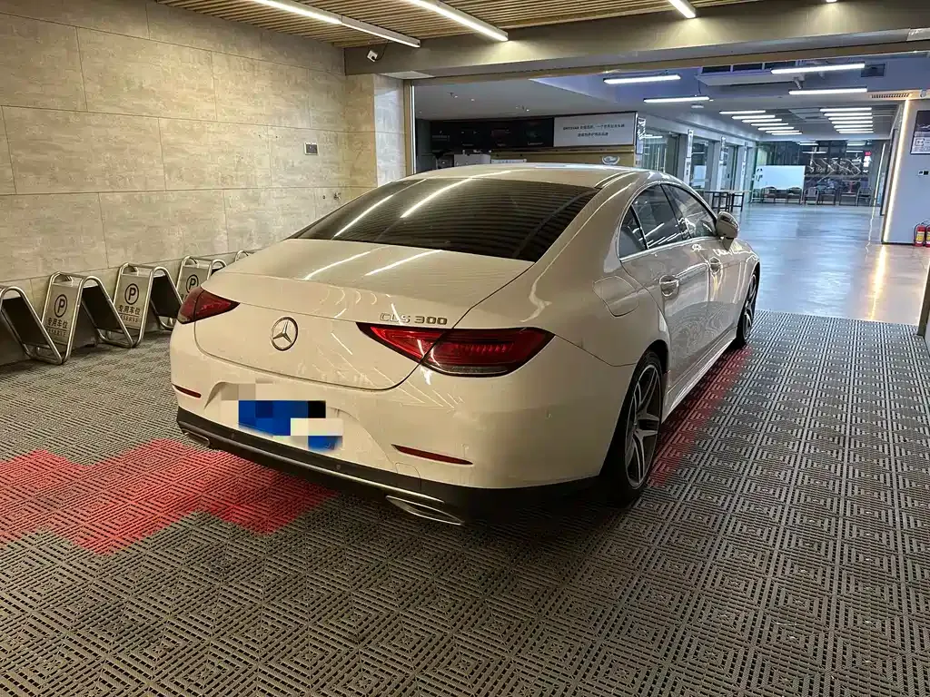 Mercedes-Benz CLS — фото 6