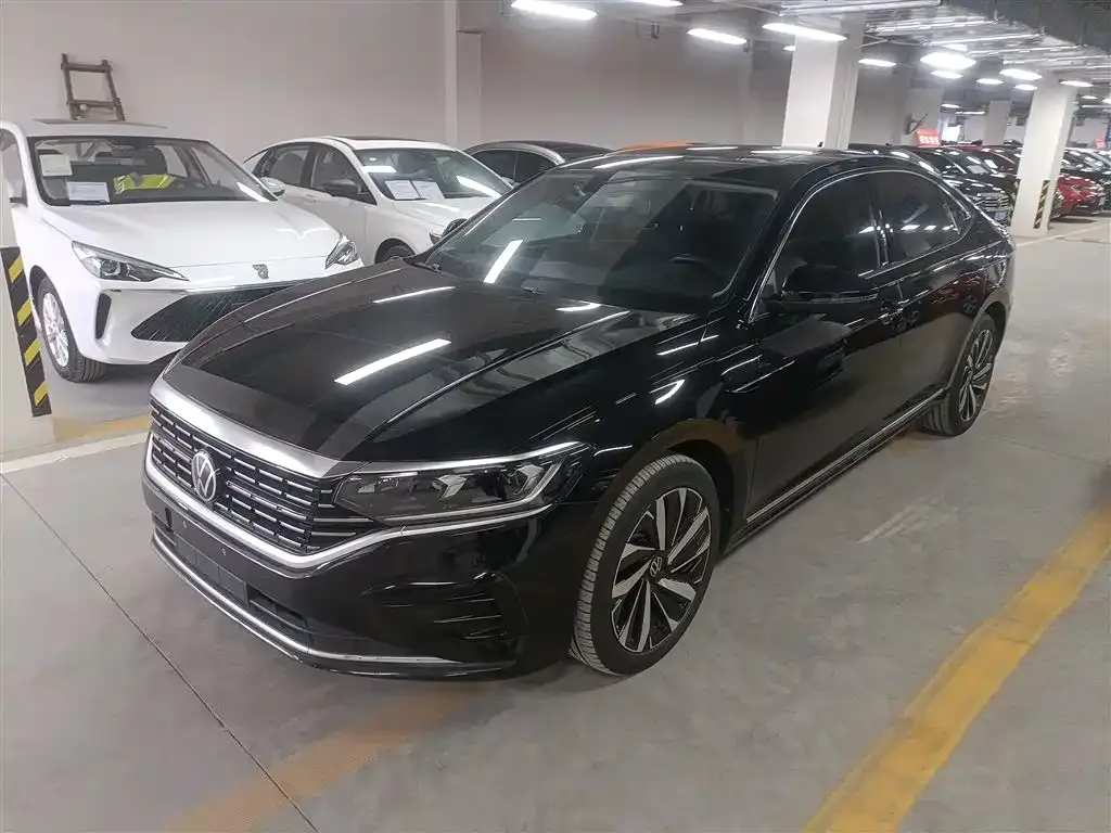 Volkswagen Passat — фото 1