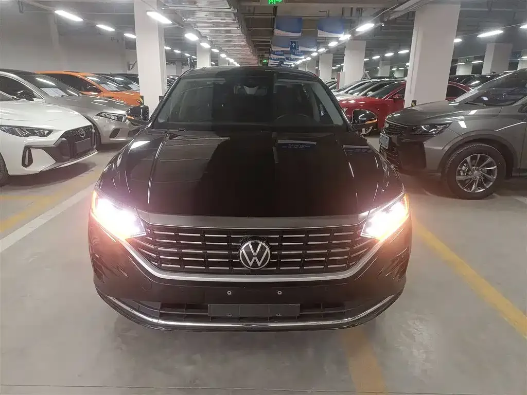 Volkswagen Passat — фото 10
