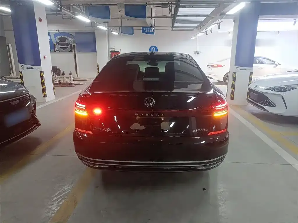 Volkswagen Passat — фото 9