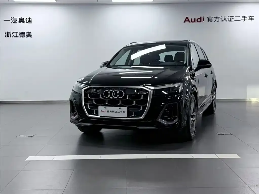 Audi Q7 — фото 1