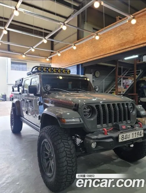 Jeep Gladiator — фото 1