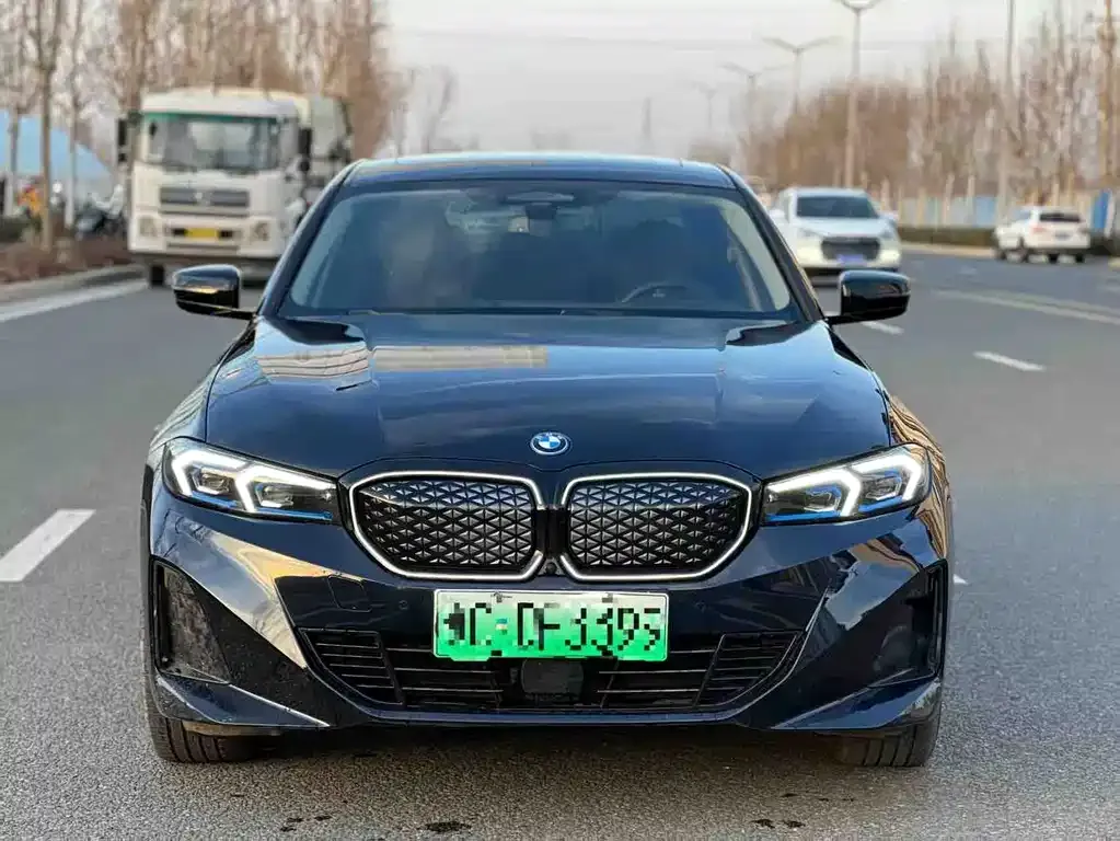 BMW i3 — фото 1