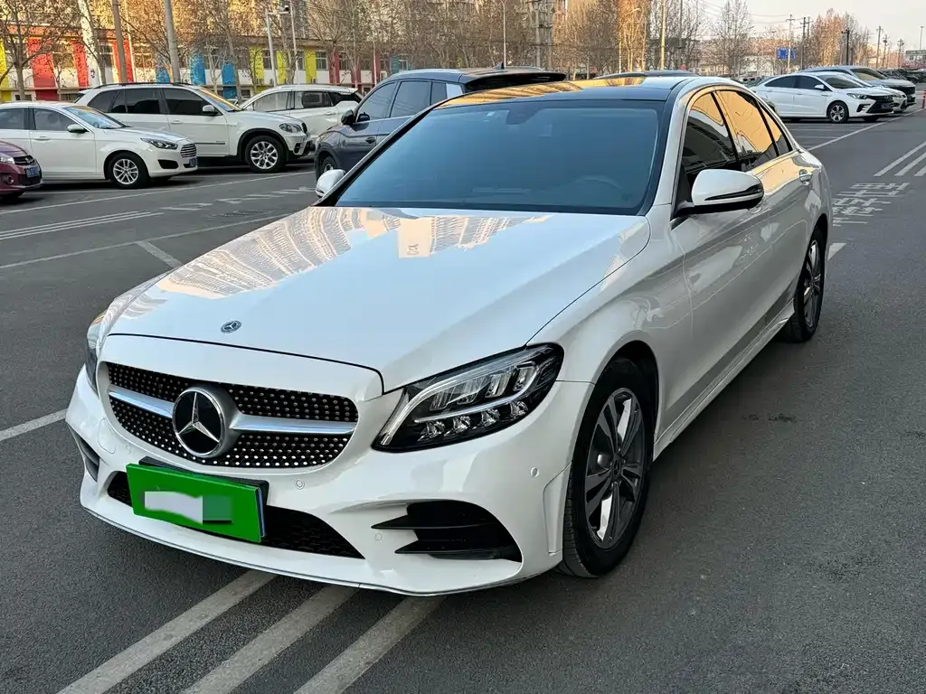 Mercedes-Benz C-Class — фото 1