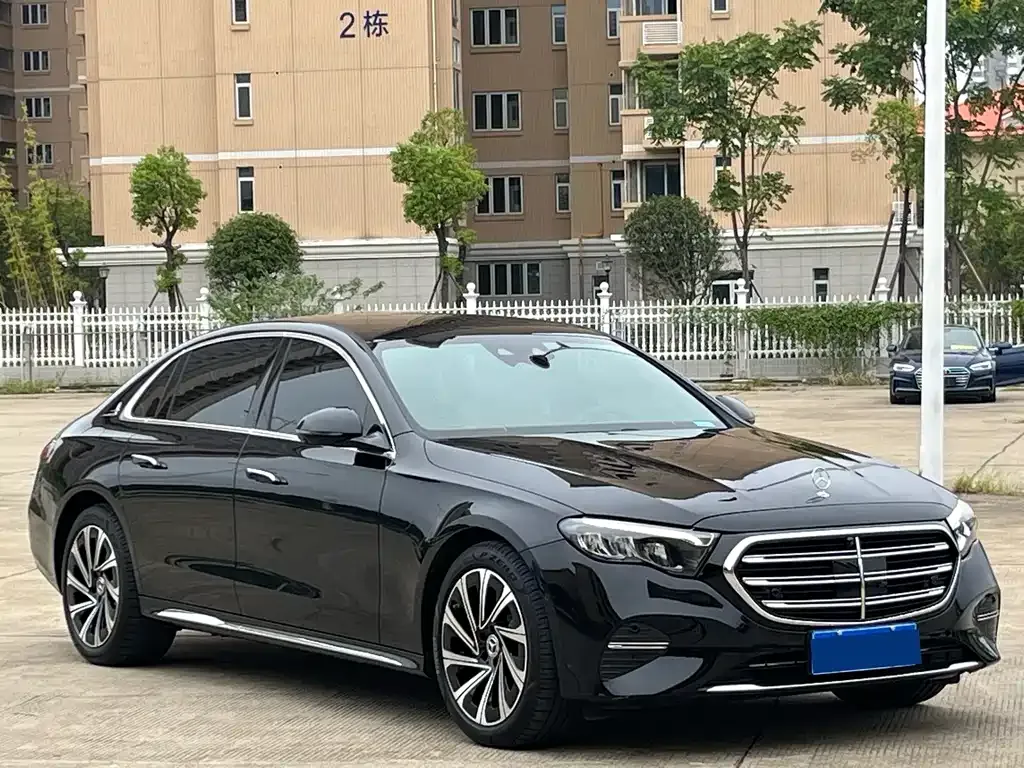 Mercedes-Benz E-Class — фото 5