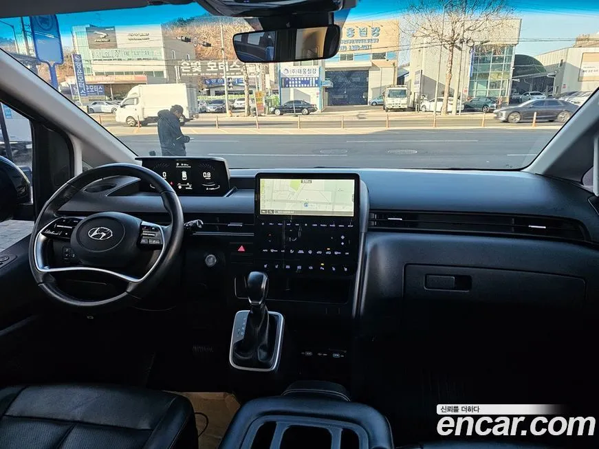 Hyundai Staria — фото 2