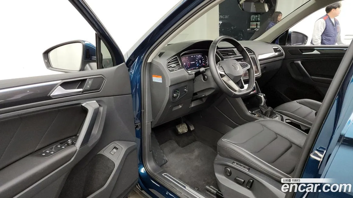 Volkswagen Tiguan — фото 7