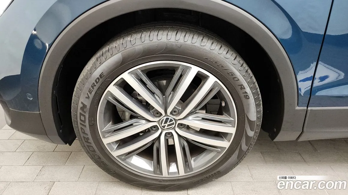 Volkswagen Tiguan — фото 4