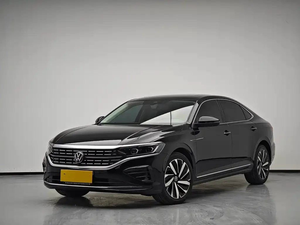 Volkswagen Passat — фото 1