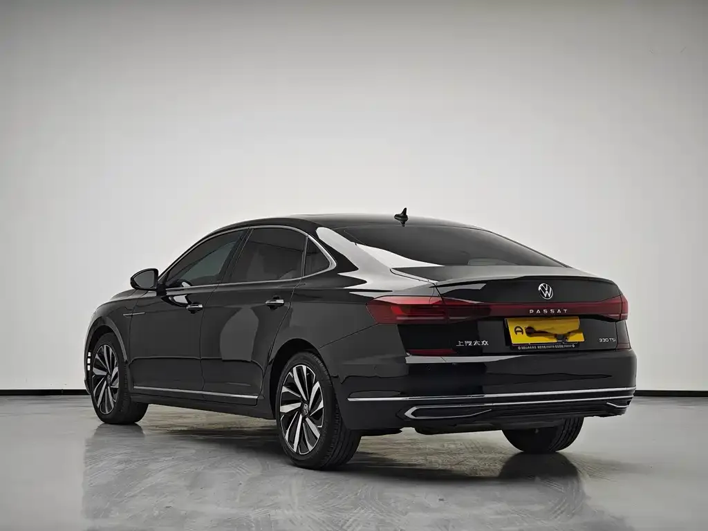 Volkswagen Passat — фото 7