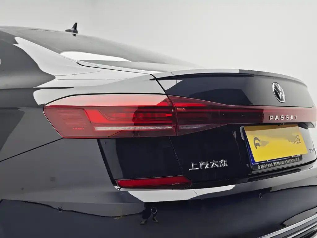 Volkswagen Passat — фото 6