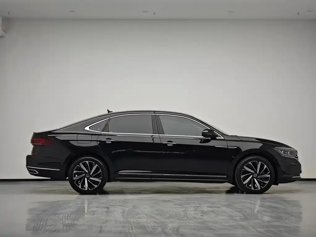 Volkswagen Passat — фото 4