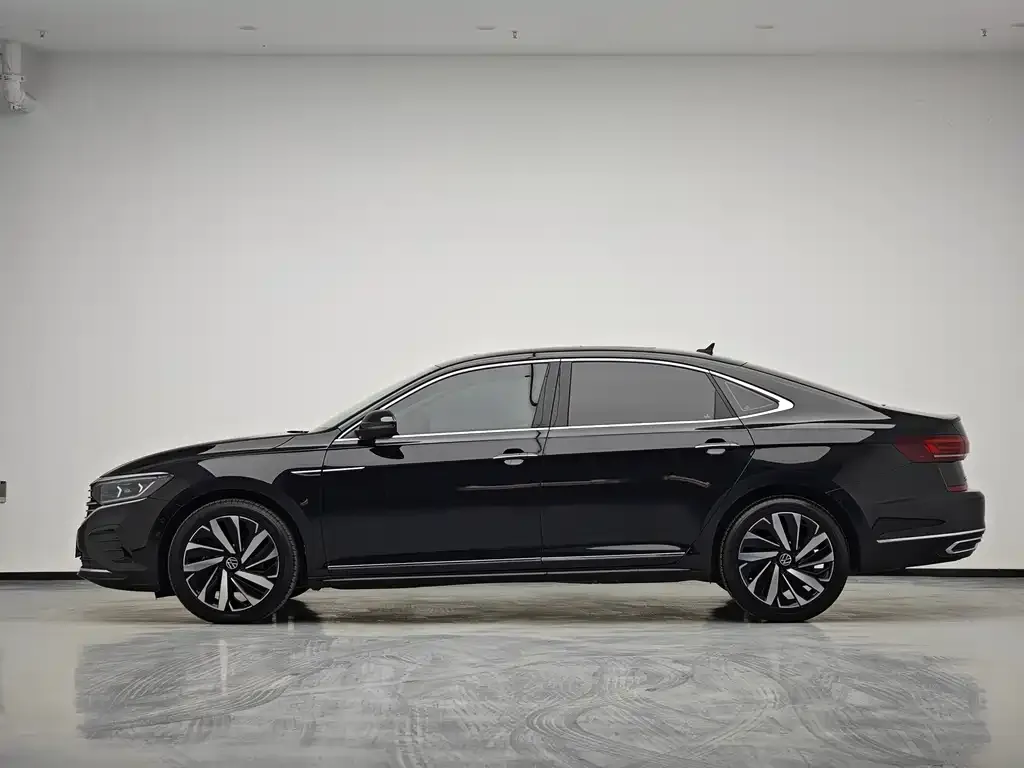 Volkswagen Passat — фото 8