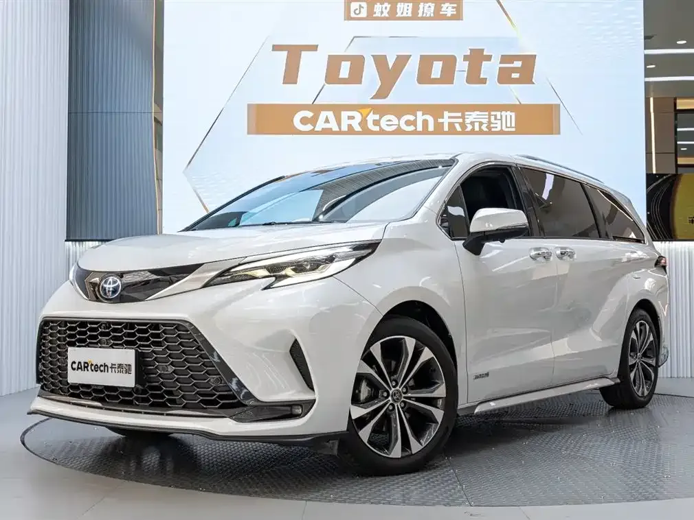 Toyota Granvia — фото 1