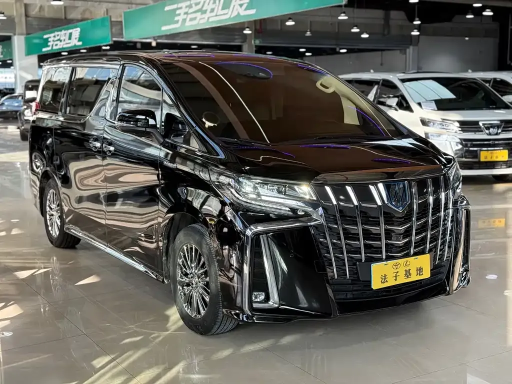 Toyota Alphard — фото 7