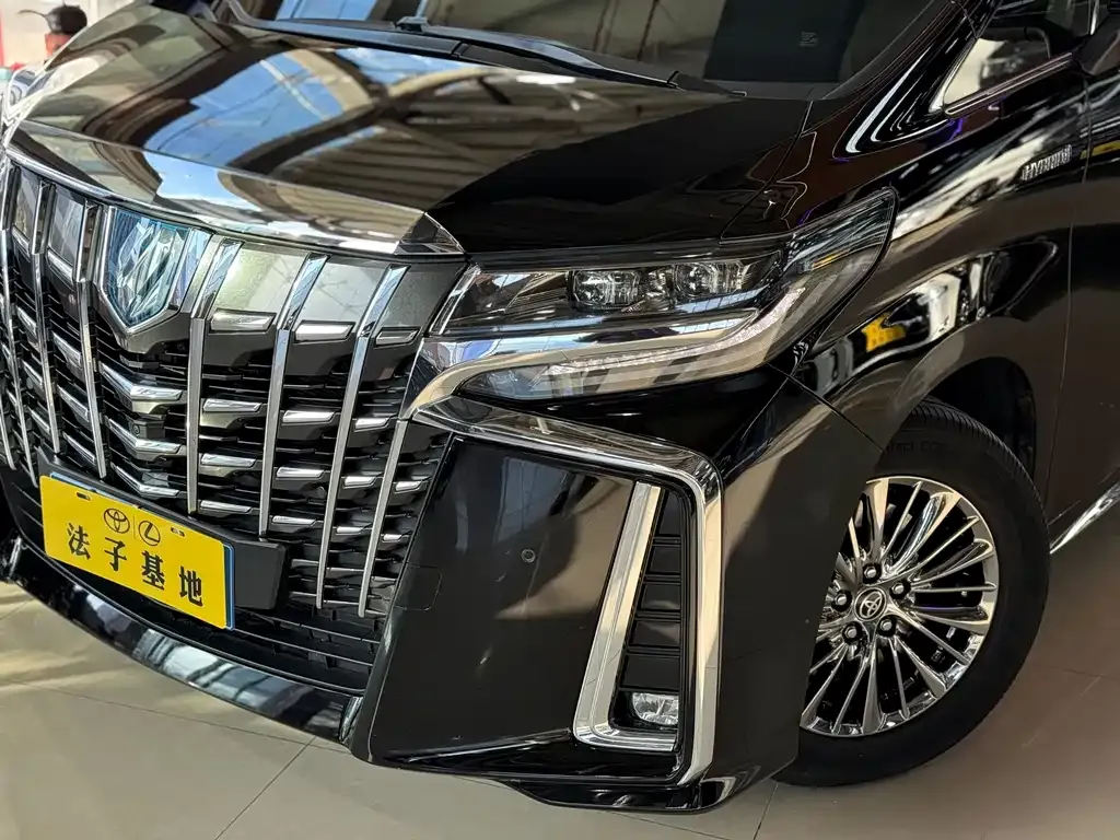 Toyota Alphard — фото 6