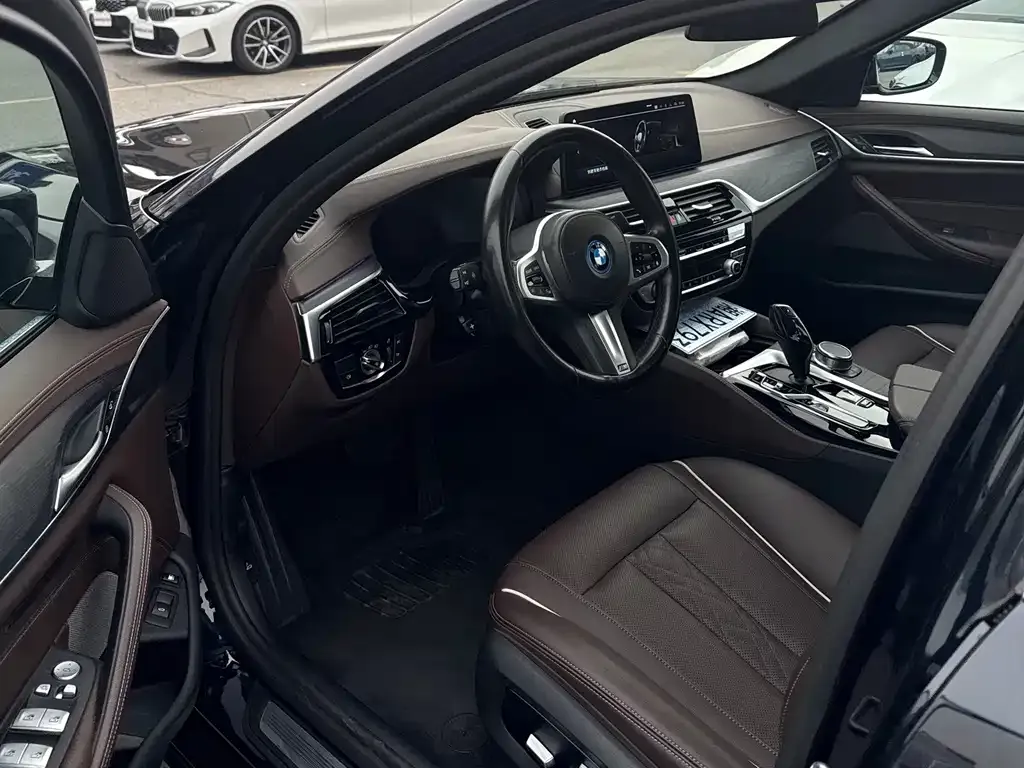 BMW 5 Series New Energy — фото 3