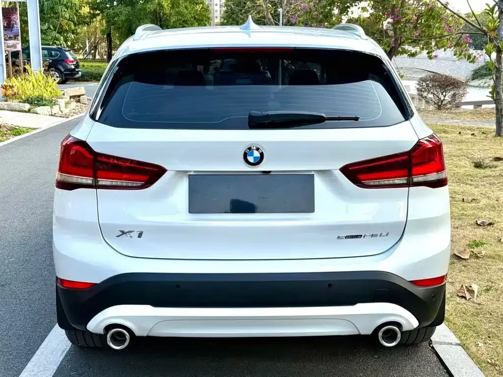 BMW X1 — фото 9