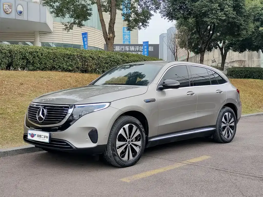 Mercedes-Benz EQC — фото 1
