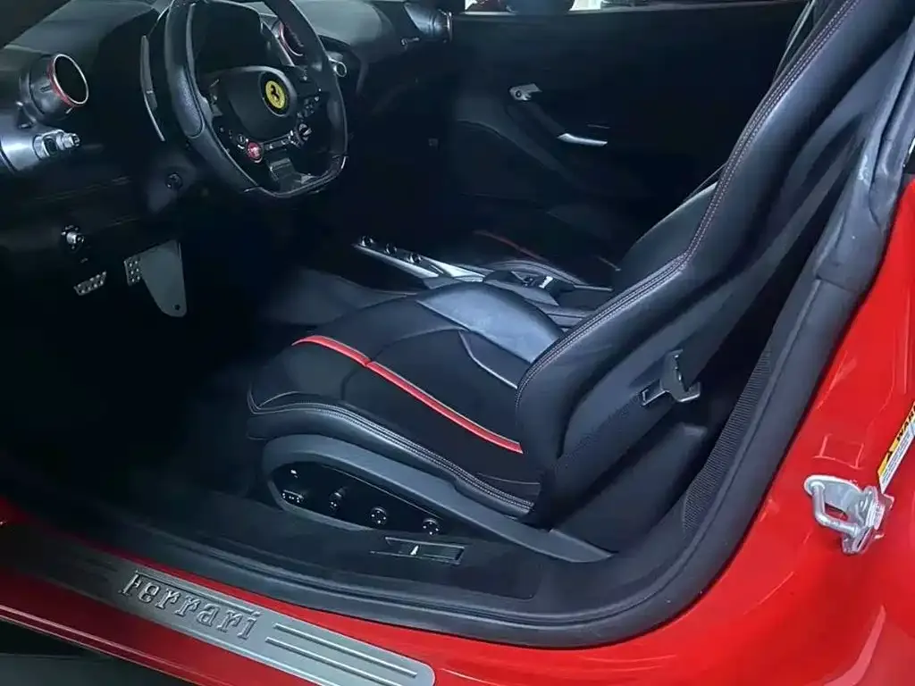 Ferrari F8 — фото 6