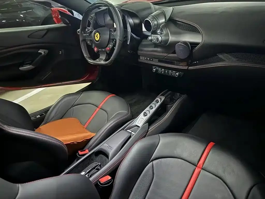 Ferrari F8 — фото 7
