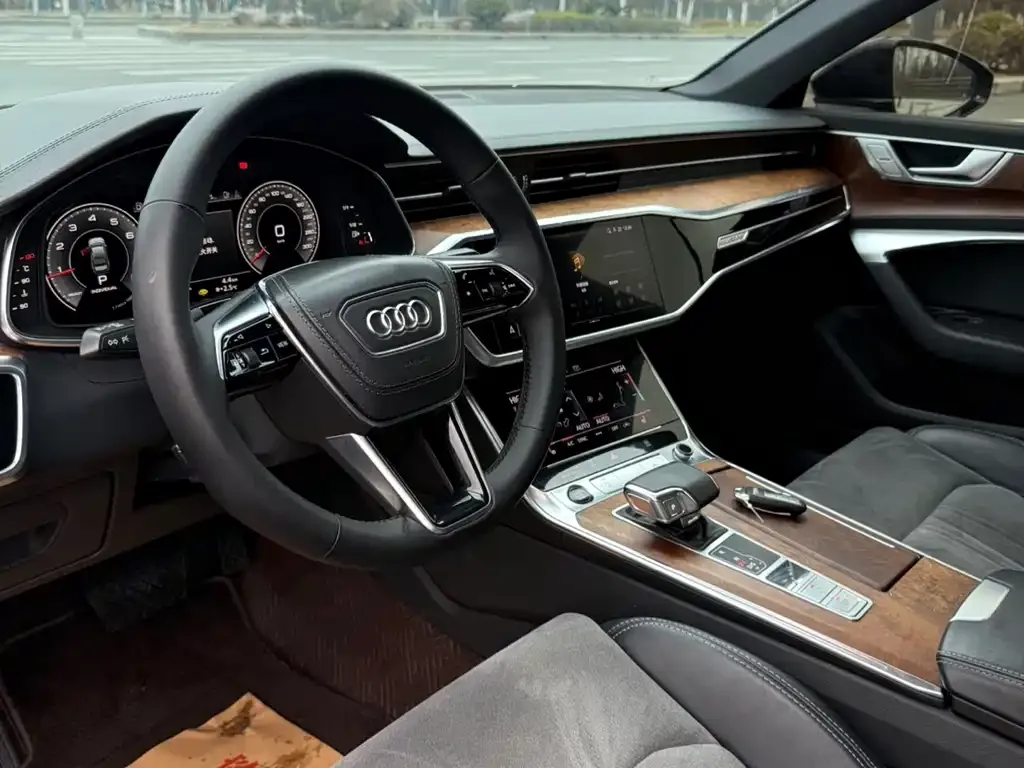 Audi A6L — фото 8