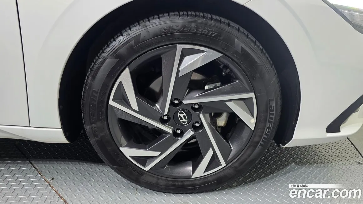Hyundai AVANTE — фото 8