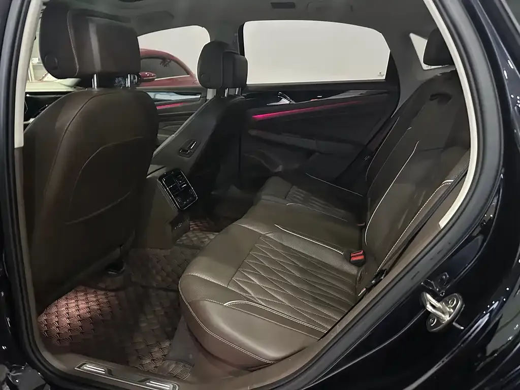 Volkswagen Passat — фото 2