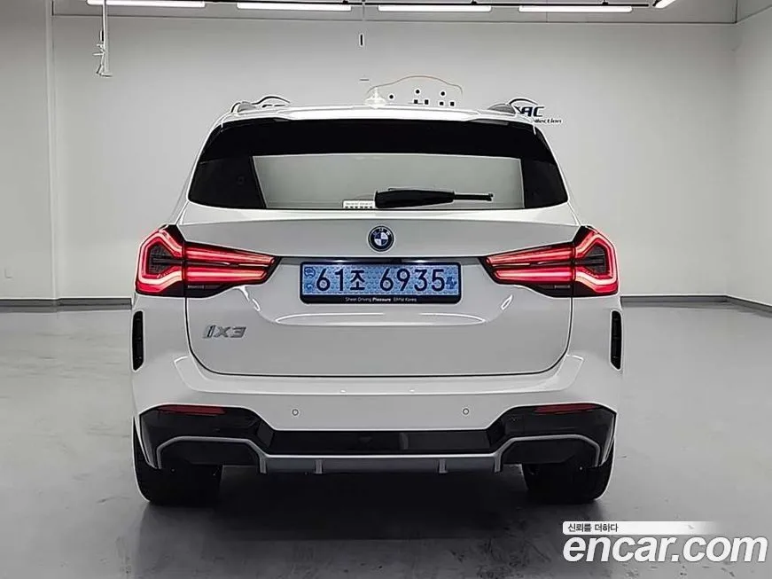 BMW iX3 — фото 2
