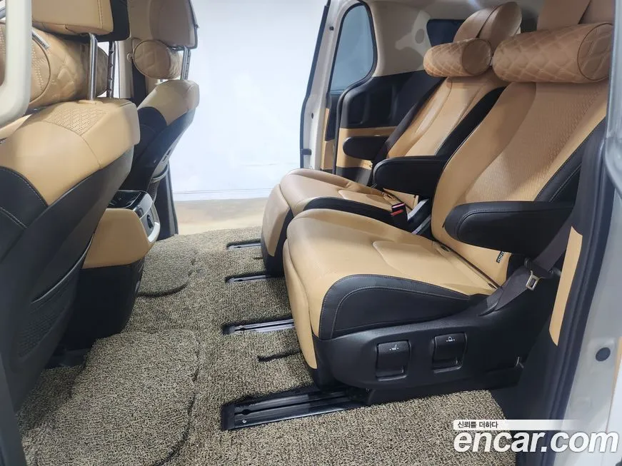Kia Carnival — фото 10