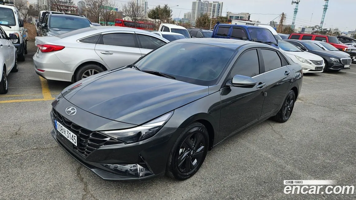 Hyundai AVANTE — фото 1